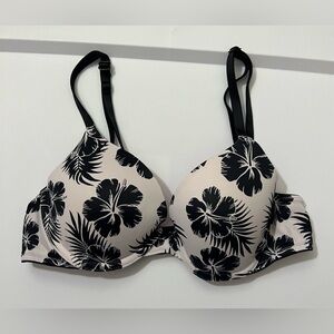 NWOT Victoria’s Secret PINK Wear Everywhere Floral Black & White Bra! Size 34A.